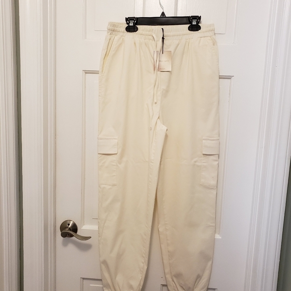 NWT Happily Grey Ivory in color fashionable Jogger/Cargo Pants Size Large - Picture 5 of 9